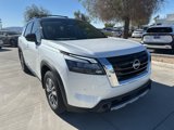 New 2025 Nissan Pathfinder SL image 2