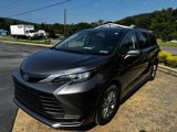 Used 2024 Toyota Sienna LE image 3