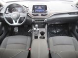 Used 2025 Nissan Altima 2.5 SV image 3