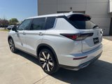 New 2025 Mitsubishi Outlander SE image 3