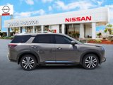 New 2025 Nissan Pathfinder Platinum image 5