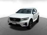 Used 2024 Volvo XC40 B5 Core image 5