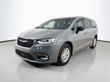 New 2025 Chrysler Pacifica Select image 2