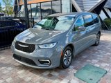 Used 2022 Chrysler Pacifica Touring-L image 5