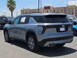 Used 2025 Chevrolet Traverse LT image 3