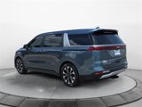 Used 2022 Kia Carnival EX image 3