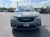 Used 2022 Chrysler Pacifica Touring-L image 2