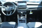 New 2025 Jeep Compass Latitude image 5