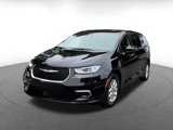 Used 2024 Chrysler Pacifica Touring-L image 4