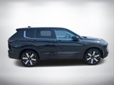 New 2025 Mitsubishi Outlander SE image 2