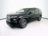 Used 2025 Chevrolet Traverse LT image 3