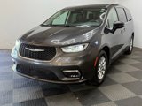 Used 2023 Chrysler Pacifica Touring-L image 4