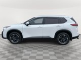 Used 2024 Nissan Rogue SV w/ SV Premium Package image 4