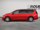 New 2025 Chrysler Pacifica Select image 4
