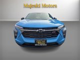 Used 2025 Chevrolet Trax RS w/ Driver Confidence Package image 2