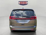 Used 2023 Chrysler Pacifica Touring-L image 3
