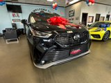 Used 2022 Toyota Highlander XSE image 2