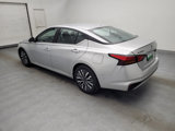 Used 2023 Nissan Altima 2.5 SV image 3