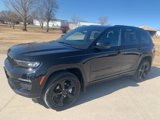 Used 2025 Jeep Grand Cherokee Limited w/ Luxury Tech Group II image 3