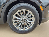 Used 2024 Cadillac XT4 Premium Luxury image 5