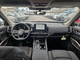 New 2025 Nissan Pathfinder Platinum image 2