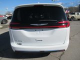 Used 2022 Chrysler Pacifica Touring-L image 4