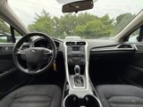 Used 2016 Ford Fusion SE image 2