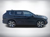 New 2025 Mitsubishi Outlander SE image 2