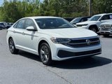 Used 2023 Volkswagen Jetta SE image 2