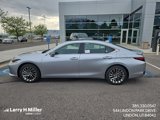 New 2025 Lexus ES 300h w/ Luxury Package image 3