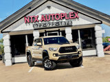 Used 2017 Toyota Tacoma TRD Off-Road image 2
