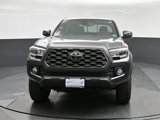 Used 2022 Toyota Tacoma TRD Off-Road image 2
