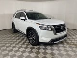 New 2025 Nissan Pathfinder Platinum image 2