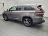 Used 2018 Toyota Highlander XLE image 3