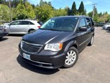 Used 2016 Chrysler Town & Country Touring image 2