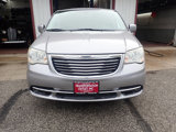 Used 2013 Chrysler Town & Country Touring image 3