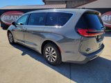 Used 2023 Chrysler Pacifica Touring-L image 5