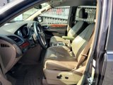 Used 2015 Chrysler Town & Country Touring image 4