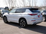 New 2025 Mitsubishi Outlander SEL image 2