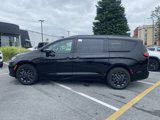 New 2025 Chrysler Pacifica Select image 4