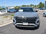New 2026 Volkswagen Atlas Peak Edition image 2
