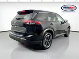 Used 2024 Nissan Rogue SV w/ SV Premium Package image 2