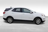 Used 2018 Chevrolet Equinox LT image 2
