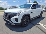 New 2025 Volkswagen Atlas Peak Edition SE image 5
