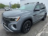New 2025 Volkswagen Atlas Peak Edition SE image 2