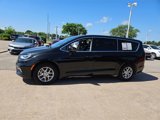 Used 2024 Chrysler Pacifica Touring-L image 5