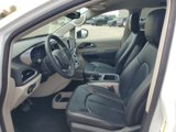 Used 2023 Chrysler Pacifica Touring-L image 5
