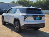 New 2026 Chevrolet Traverse High Country image 3