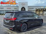 New 2025 Chrysler Pacifica Select image 3
