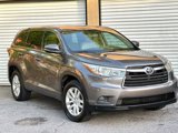 Used 2015 Toyota Highlander LE image 2
